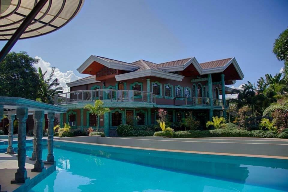 Luxus Residencia De Baler Hotel Exterior photo